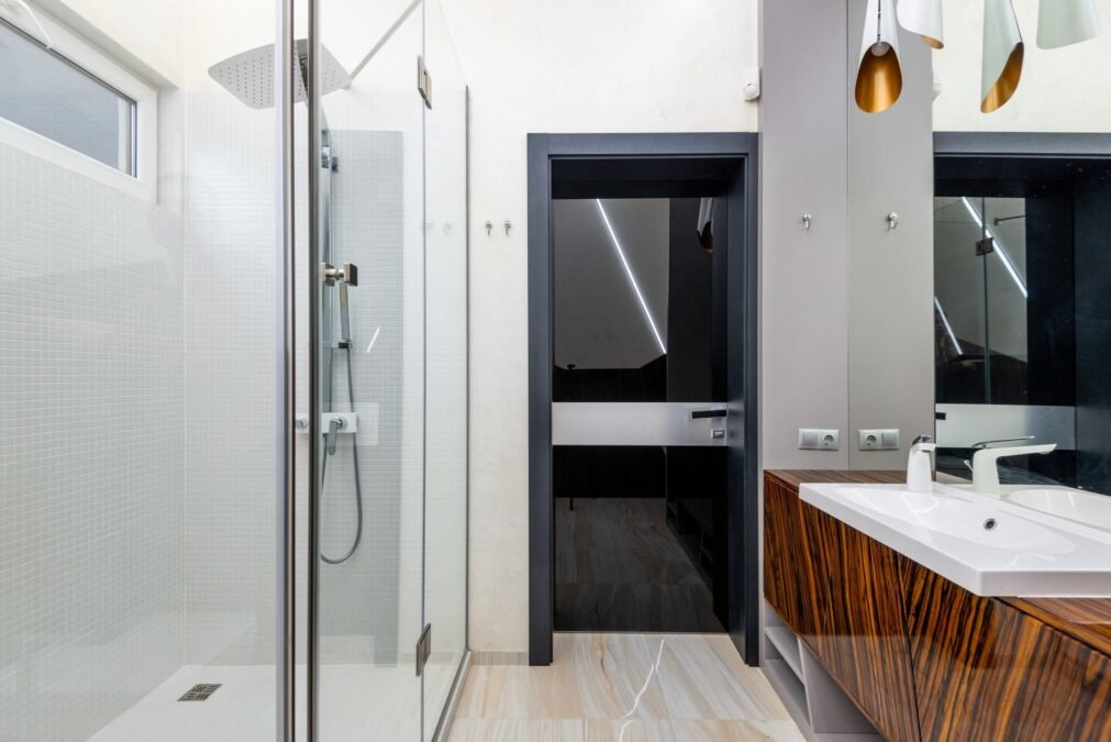 Badezimmer 2026: Naturmotive im Duschbereich Badezimmer 2026: Naturmotive im Duschbereich